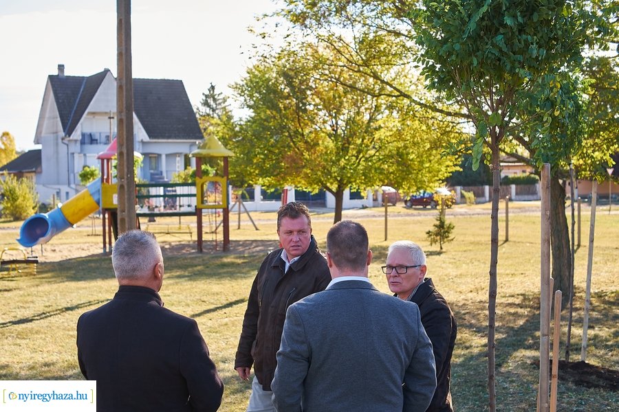 Fásítási program Nagyszálláson 20211022