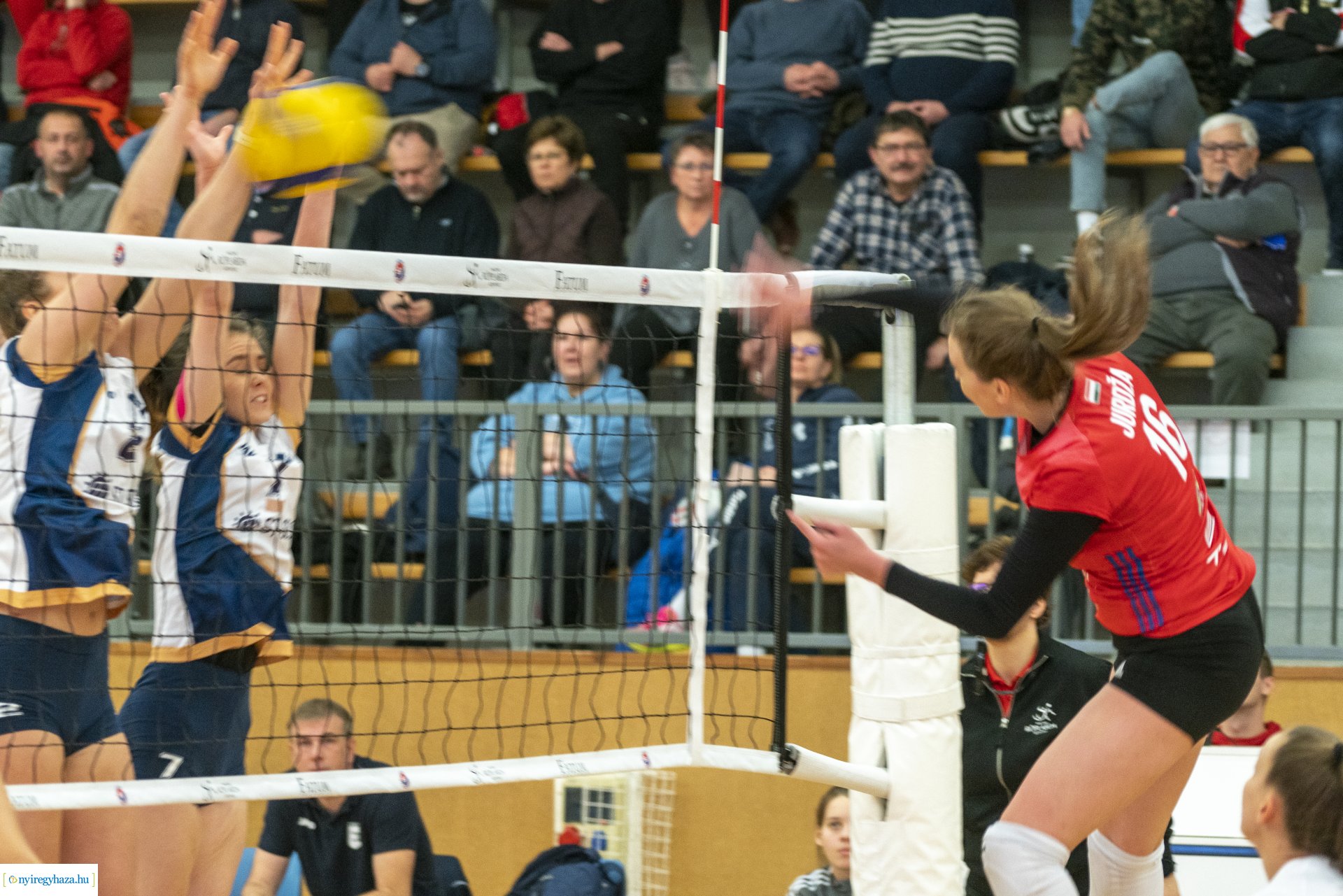 Fatum Nyíregyháza – MÁV Előre SC-ST.Solar  női röplabda mérkőzés