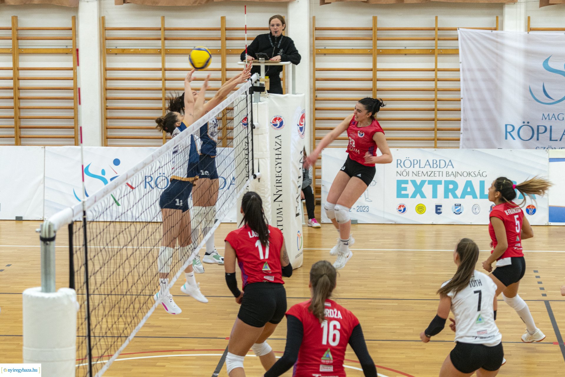 Fatum Nyíregyháza – MÁV Előre SC-ST.Solar  női röplabda mérkőzés