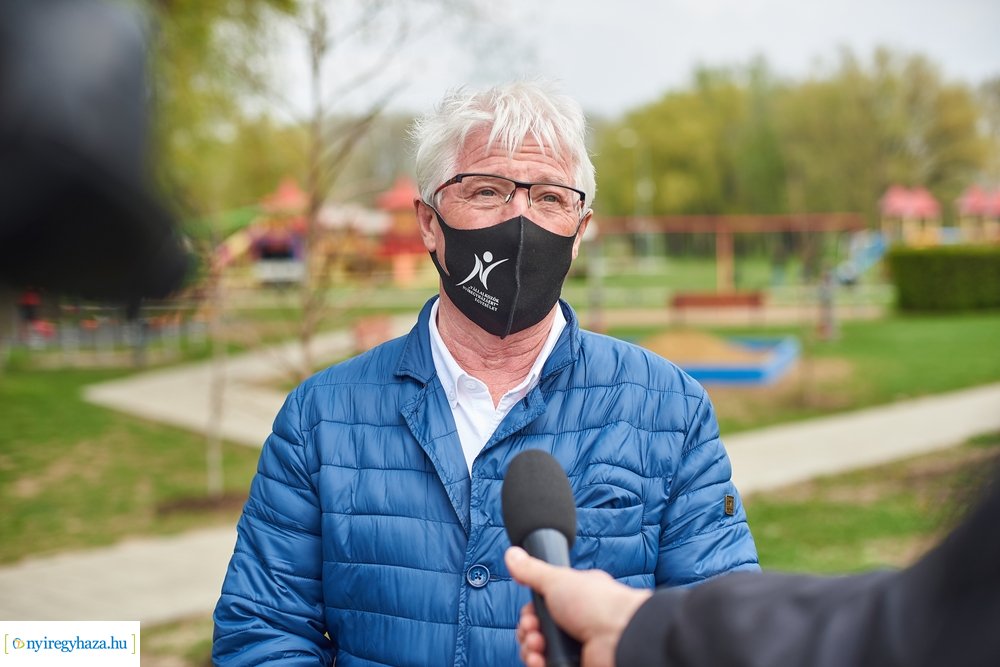 Faültetés a Bujtosi Városligetben 20210422