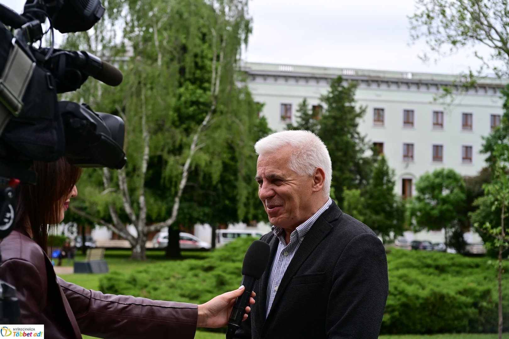 Faültetés a Hősök terén 2025 májusában