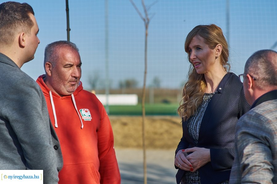 Faültetés a Törzs utcán - 20220323