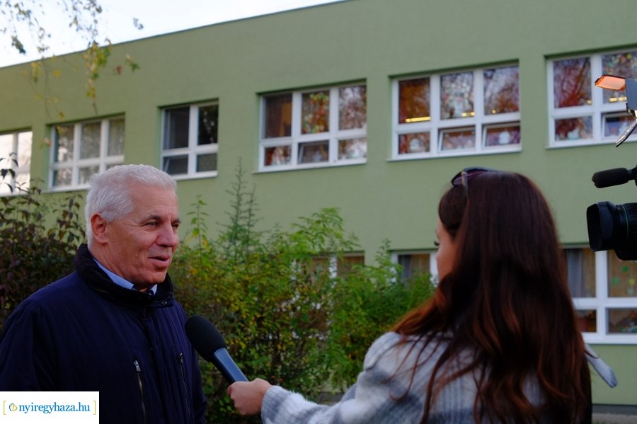 Faültetés a Virág utcai óvodában 20231109