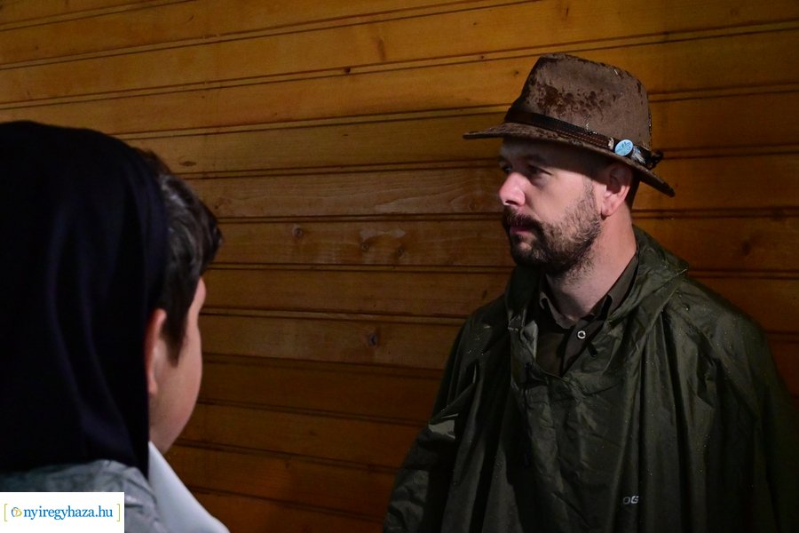 Faültetés az állatparkban