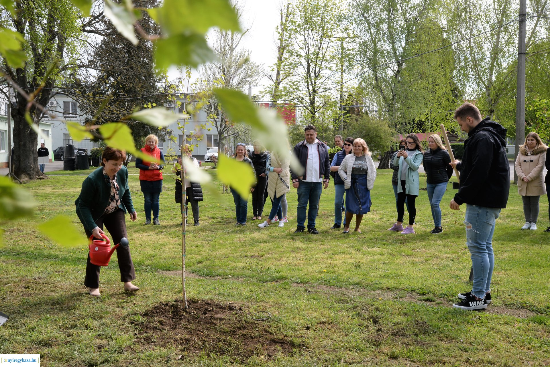 Faültetés az ÉAK Nonprofit Kft-nél a Föld napja alkalmából