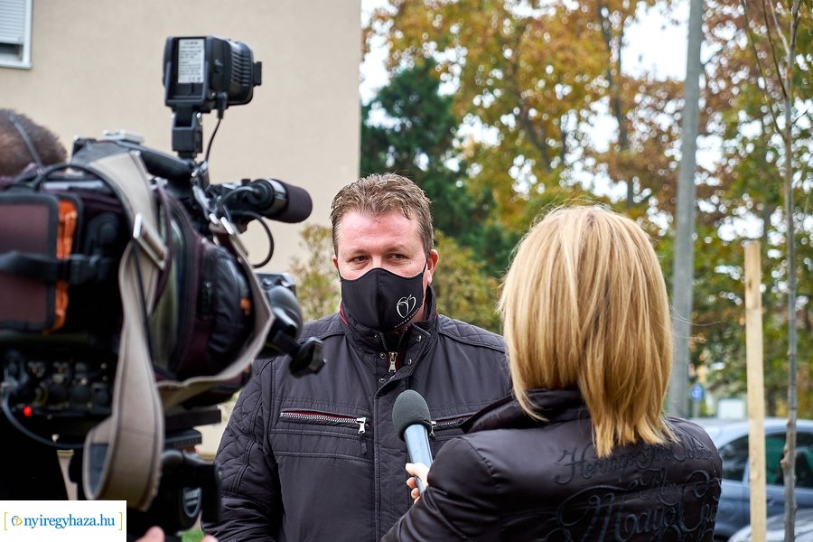 Faültetés az Ószőlő utcán