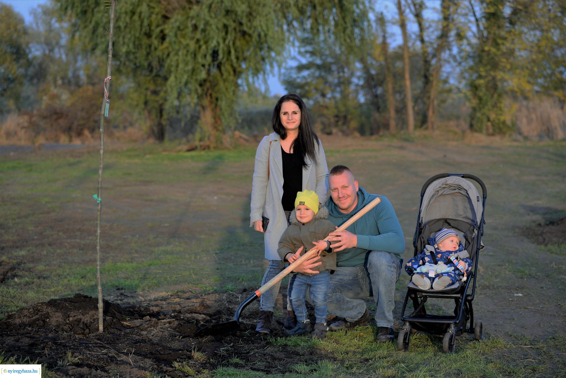 Faültetés az Újéletfa ligetben 2022