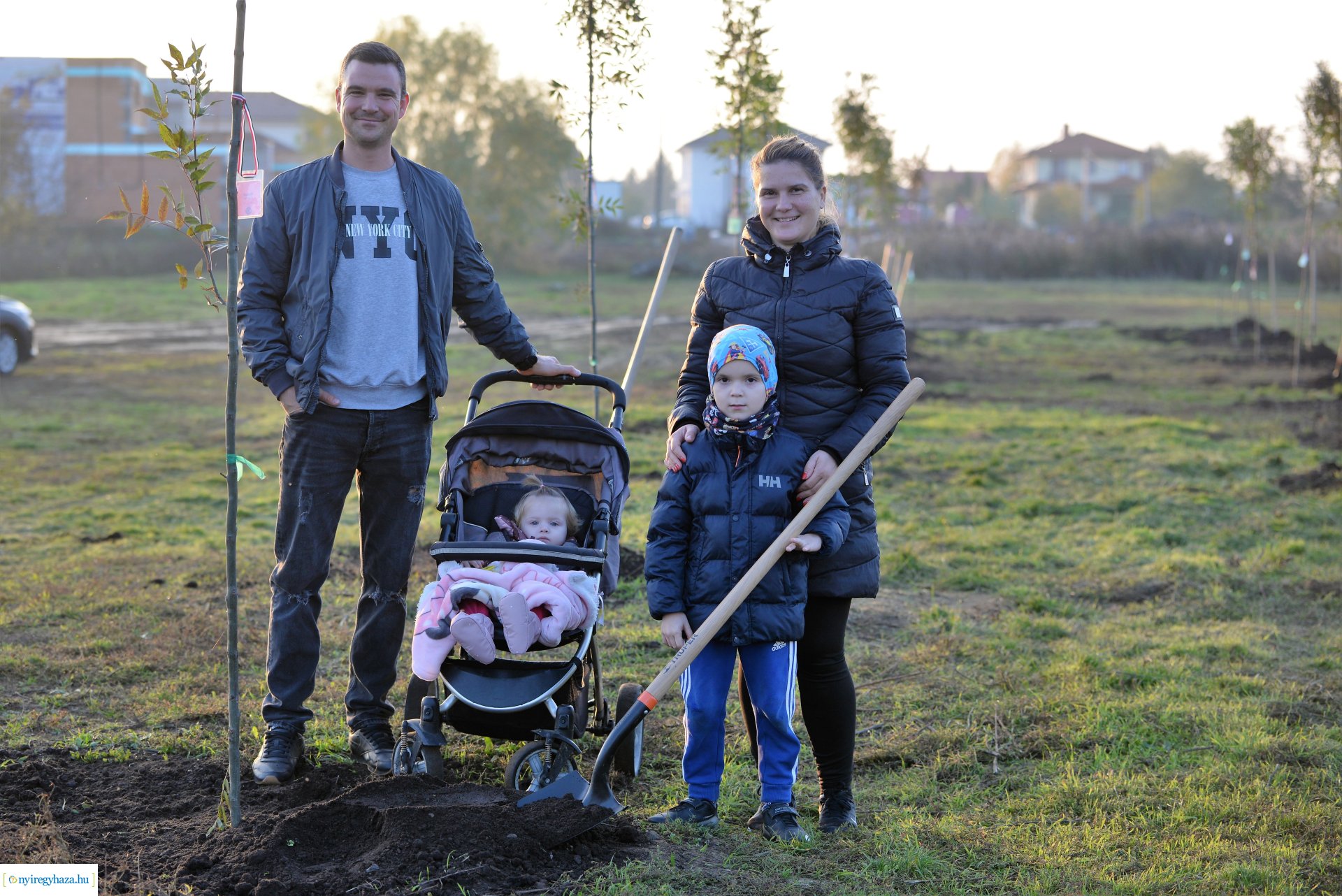 Faültetés az Újéletfa ligetben 2022