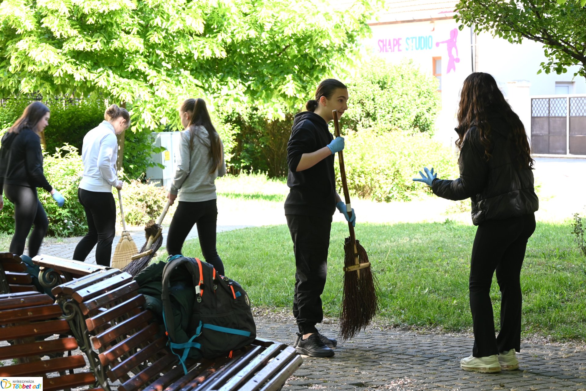 Faültetéssel kezdődött a keddi program a városunkban tartózkodó erasmusos diákoknak