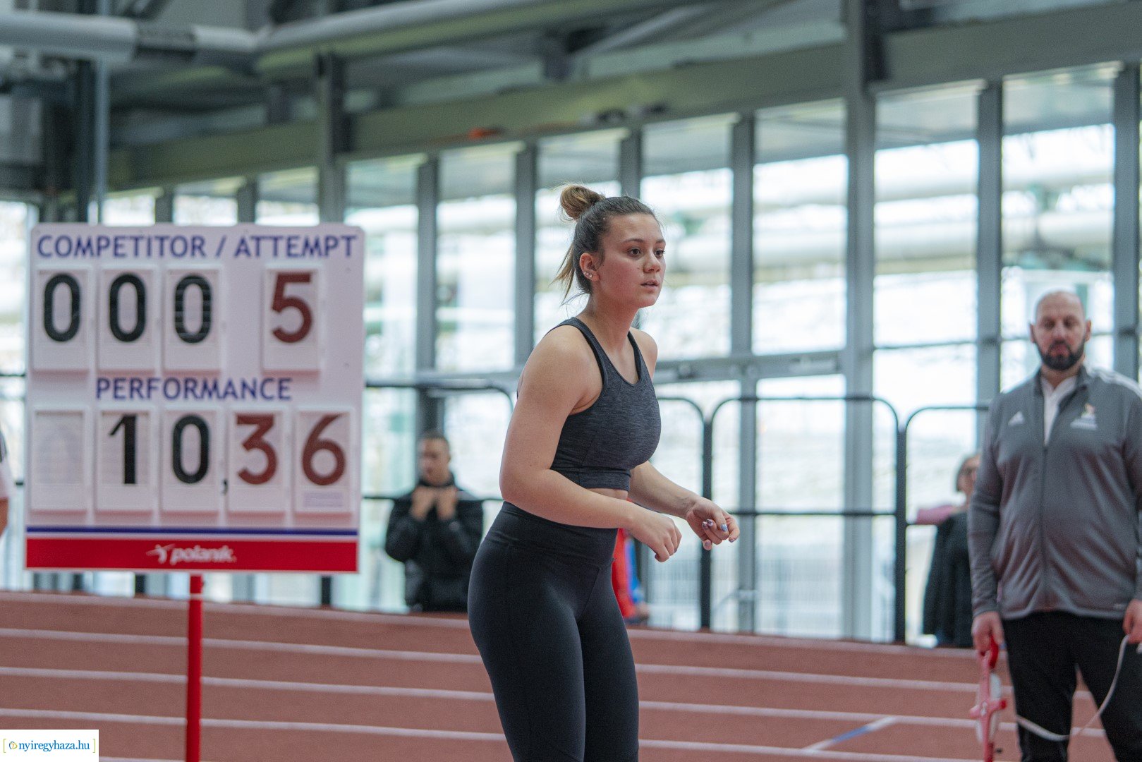 Fedett pályás atlétika verseny a Nyíregyházi Atlétikai Centrumban