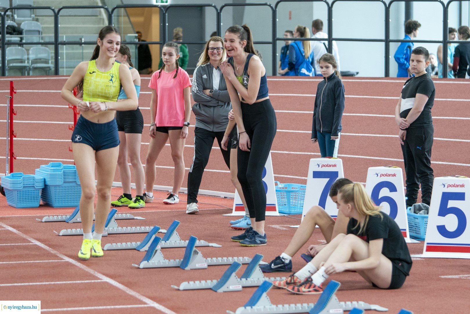 Fedett pályás atlétika verseny a Nyíregyházi Atlétikai Centrumban
