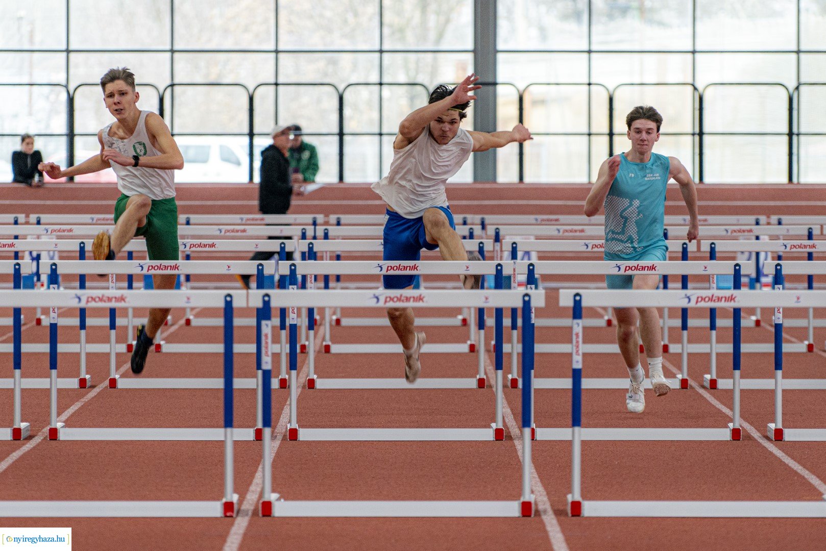Fedett pályás atlétika verseny a Nyíregyházi Atlétikai Centrumban