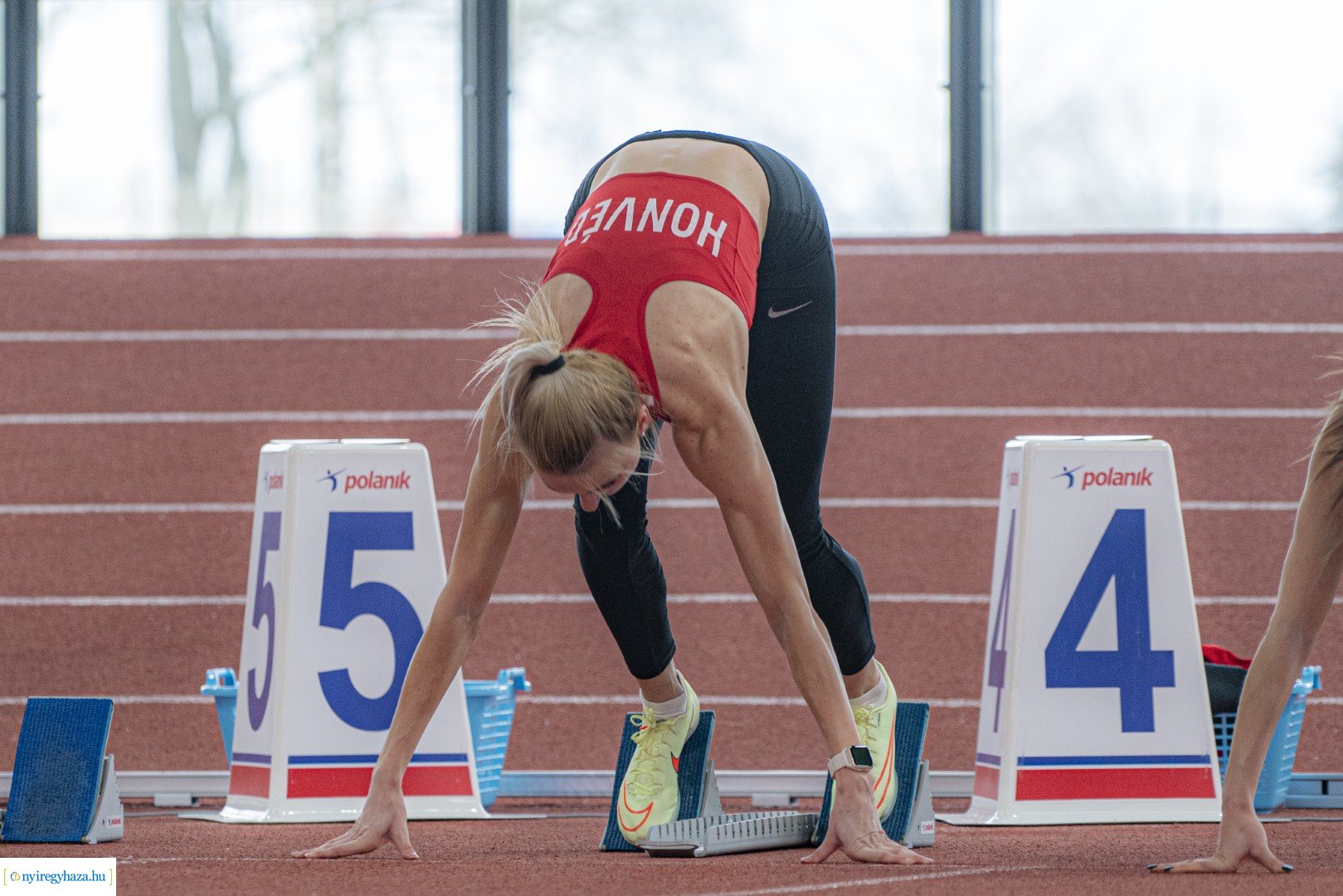Fedett pályás atlétika verseny a Nyíregyházi Atlétikai Centrumban