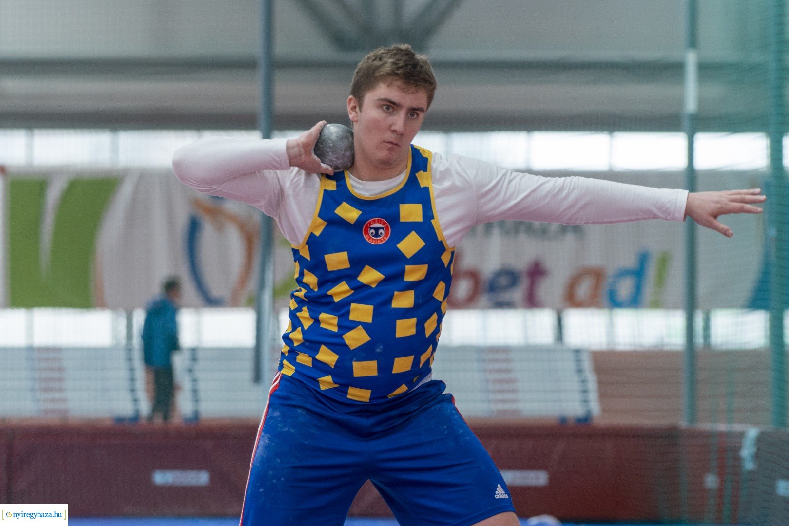 Fedett pályás atlétika verseny a Nyíregyházi Atlétikai Centrumban