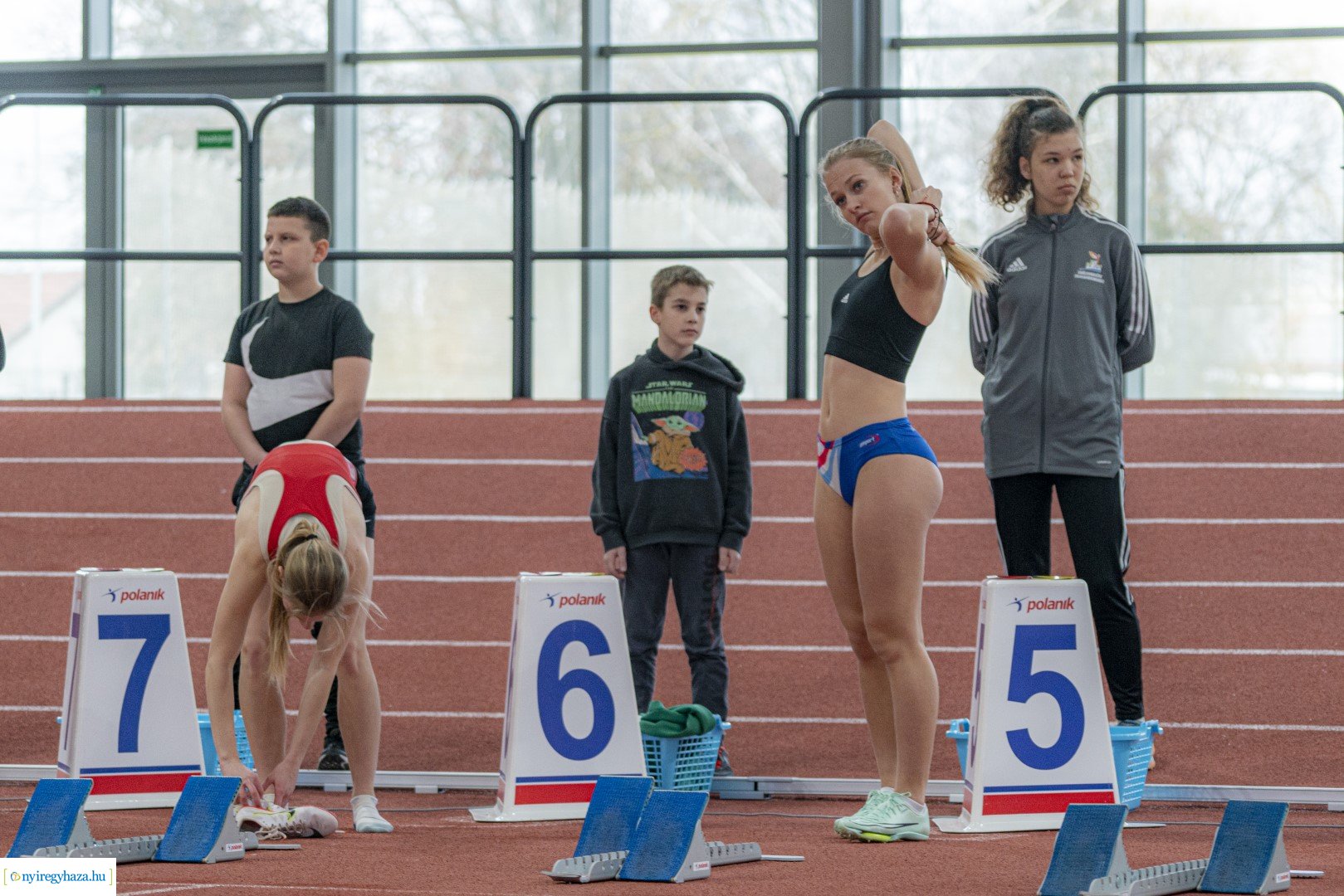 Fedett pályás atlétika verseny a Nyíregyházi Atlétikai Centrumban