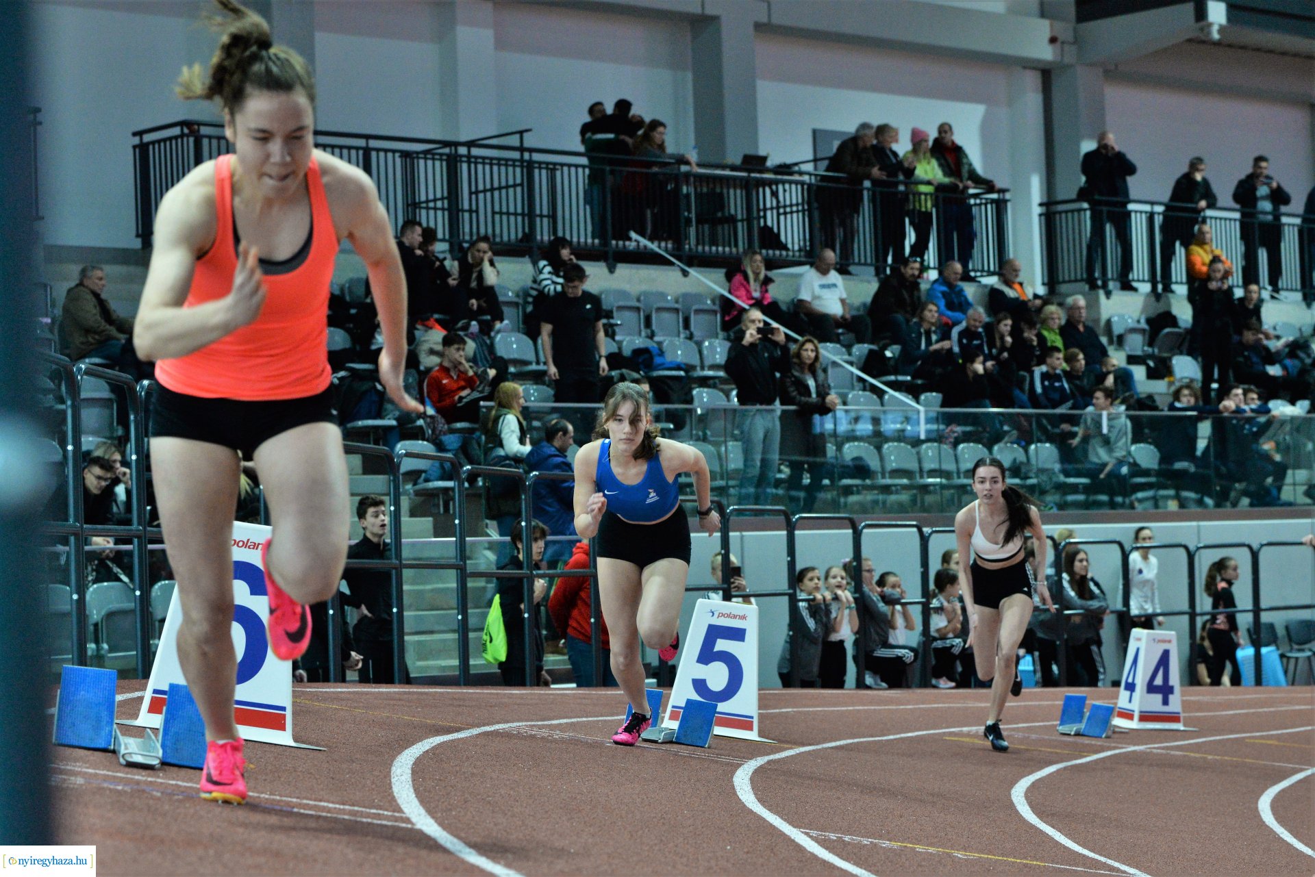 Fedettpályás atlétikai verseny 2023