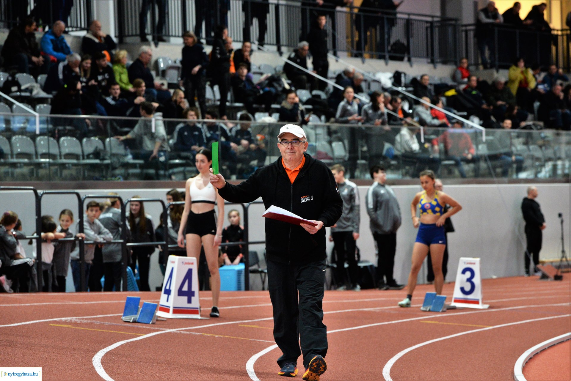 Fedettpályás atlétikai verseny 2023