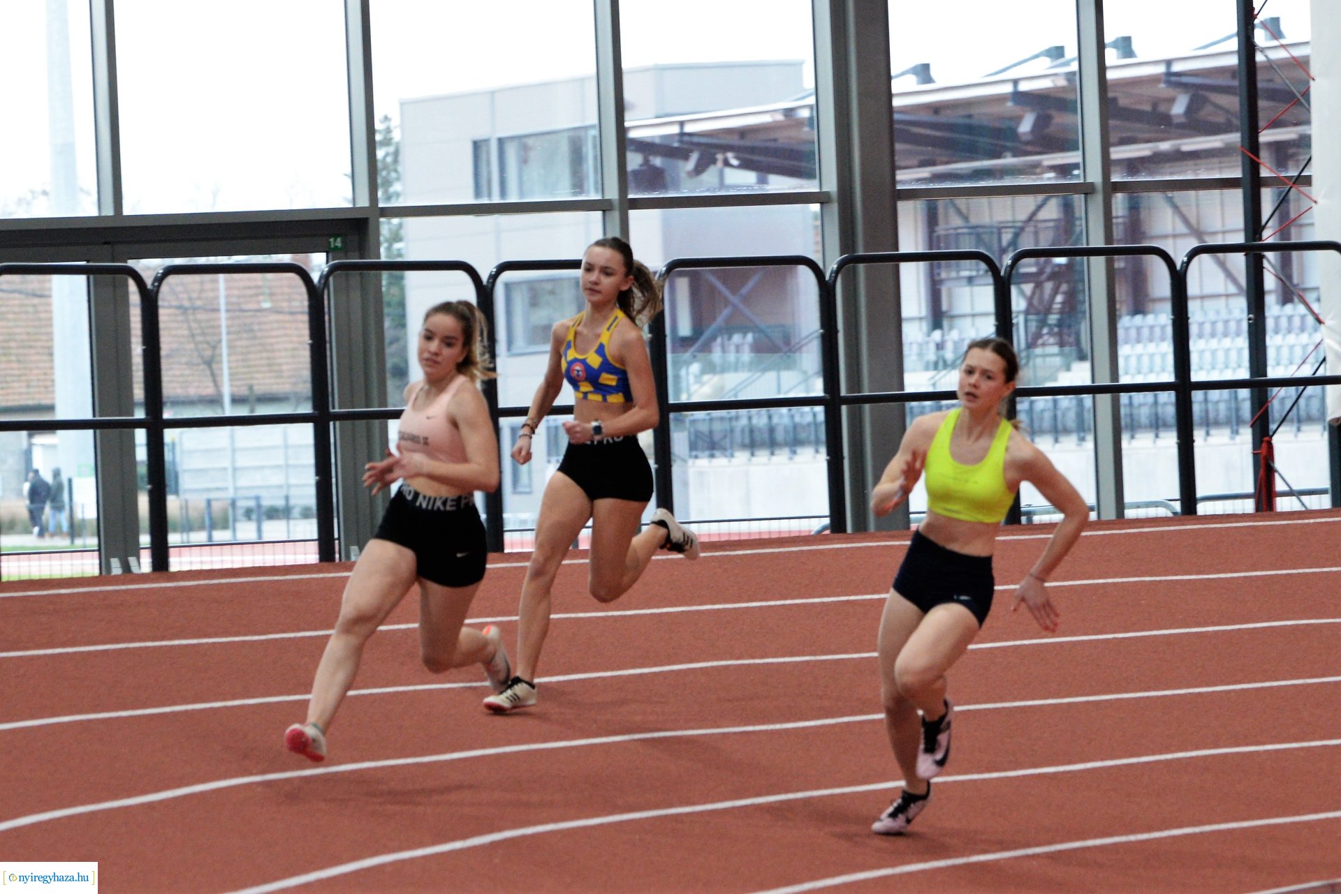 Fedettpályás atlétikai verseny 2023