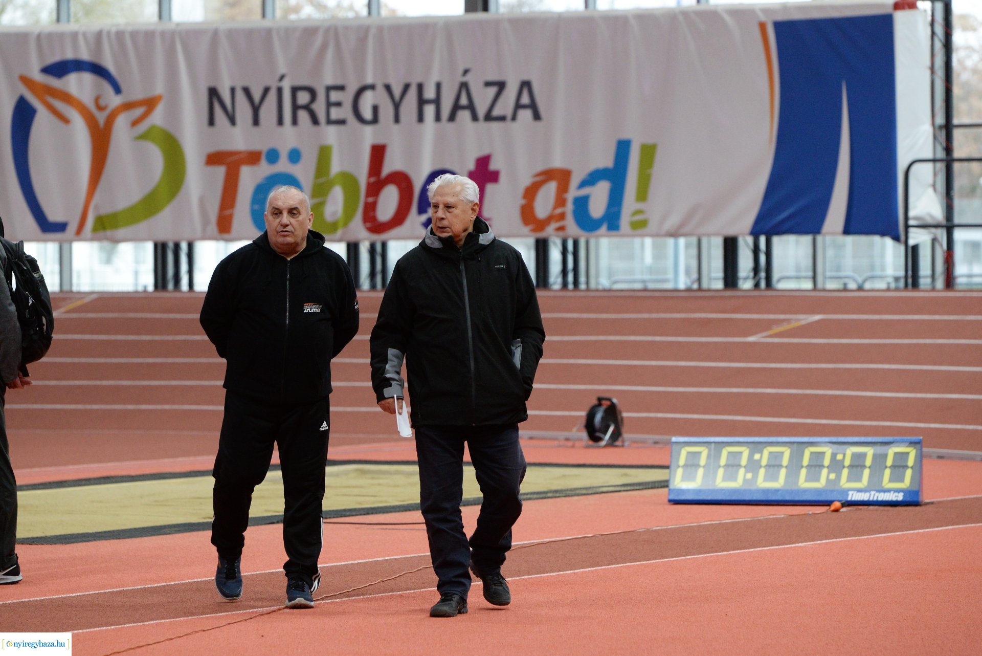 Fedettpályás atlétikai verseny 2023