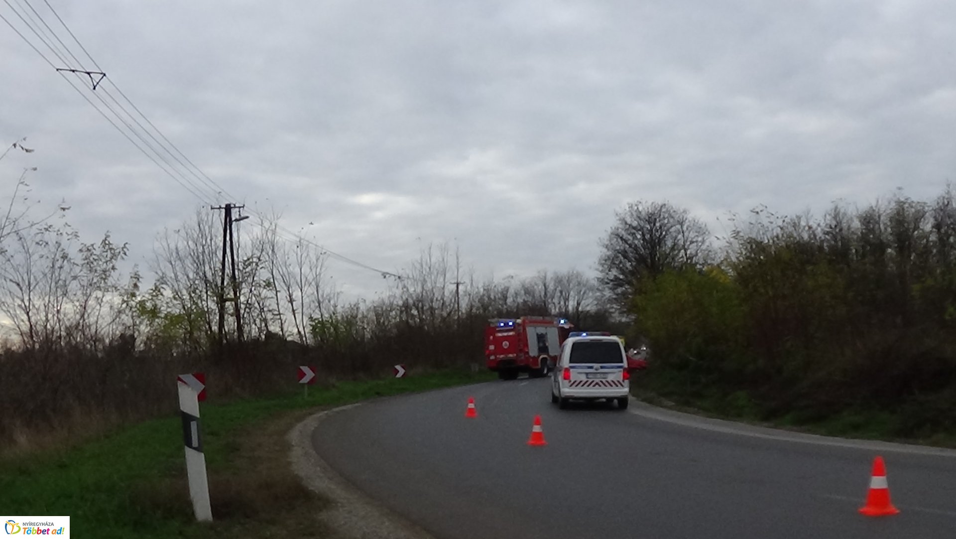 Felborult egy jármű Felsősima és Kálmánháza között