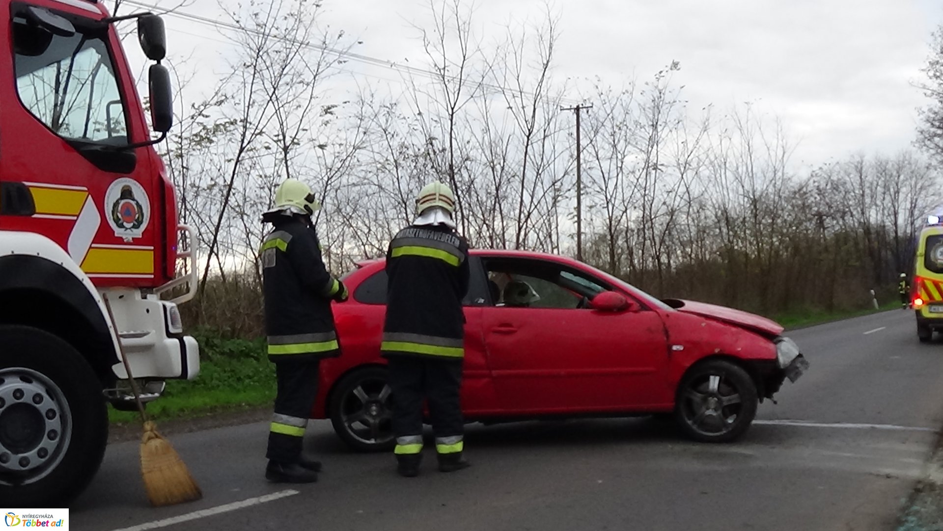 Felborult egy jármű Felsősima és Kálmánháza között