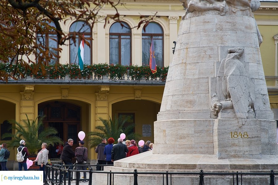 Felhívás az emlőszűrés fontosságára