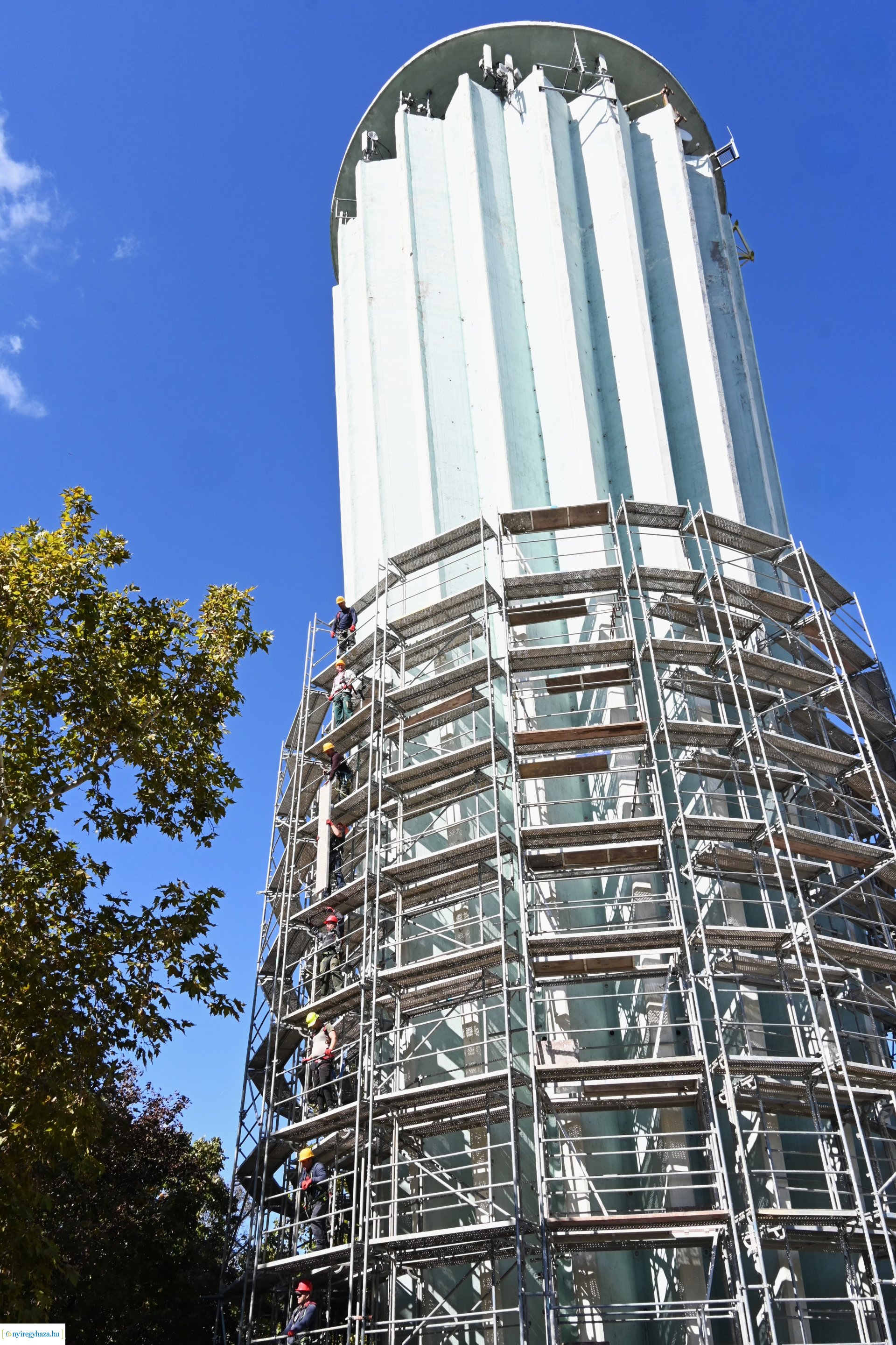 Felújításhoz állványozzák a Víztornyot