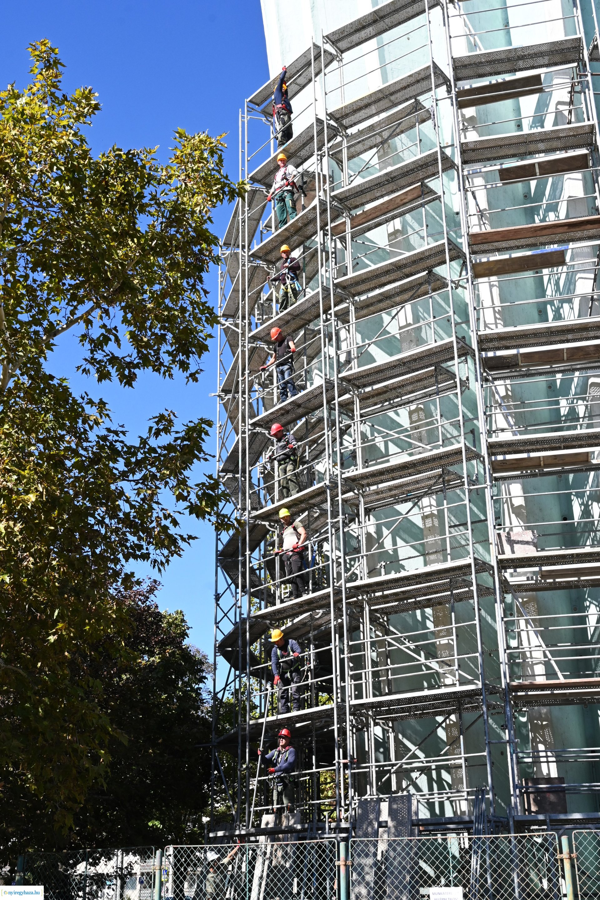 Felújításhoz állványozzák a Víztornyot