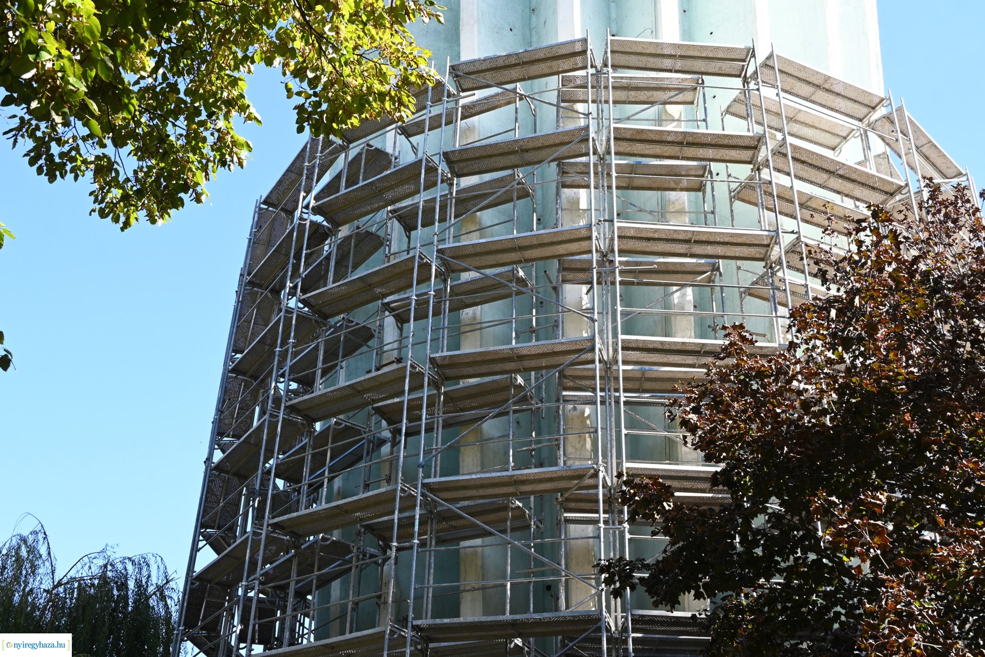 Felújításhoz állványozzák a Víztornyot