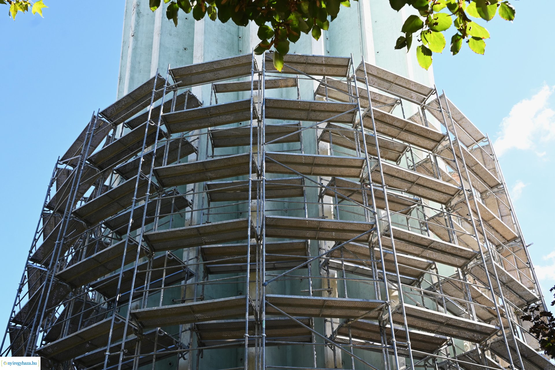 Felújításhoz állványozzák a Víztornyot