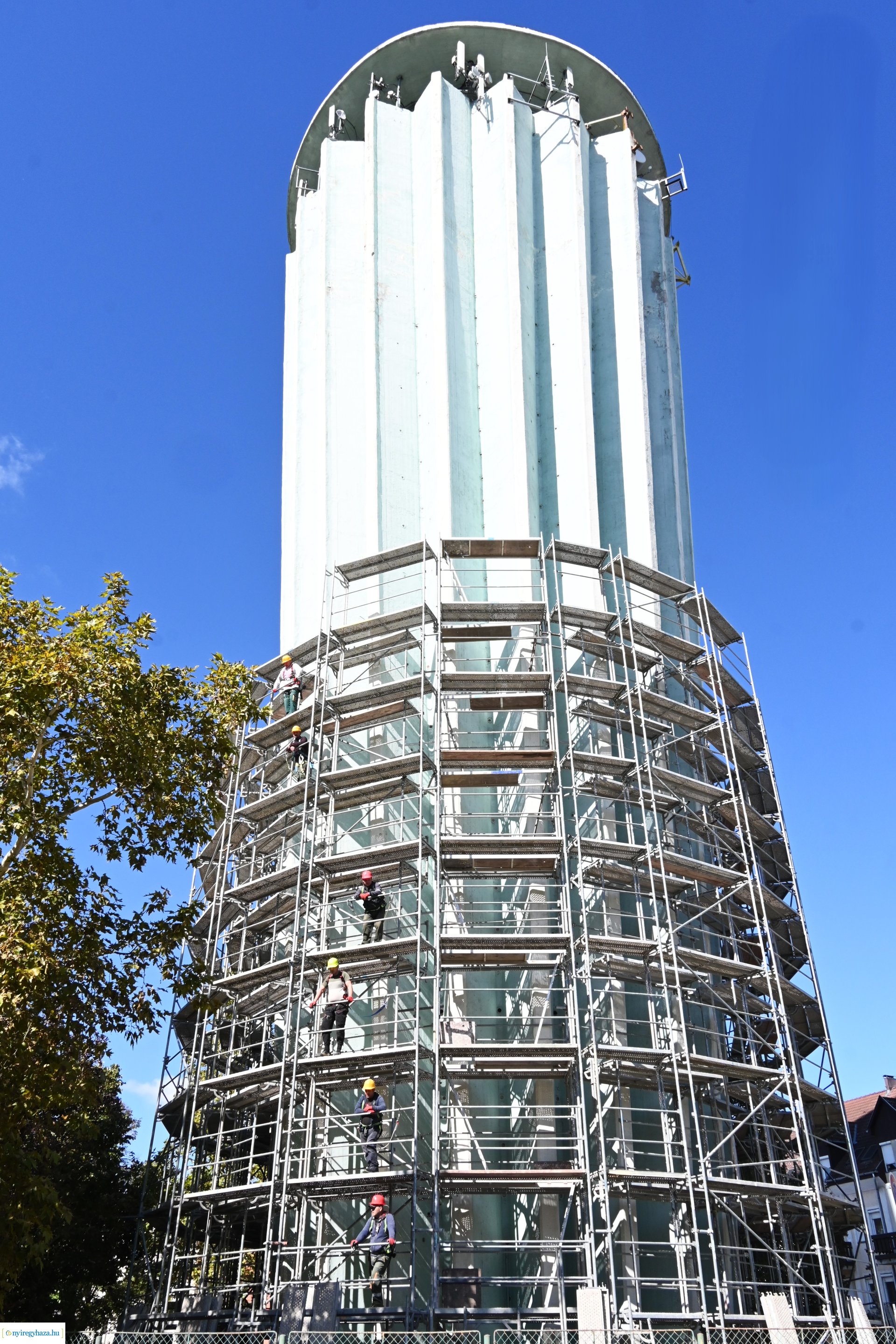 Felújításhoz állványozzák a Víztornyot