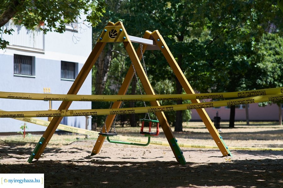 Felújított játszóterek