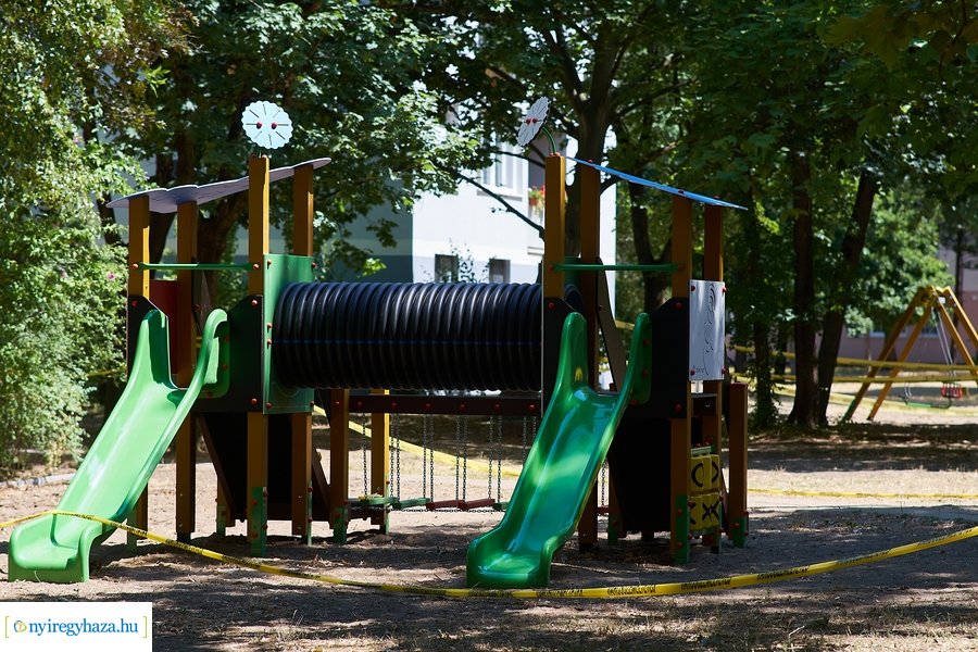 Felújított játszóterek