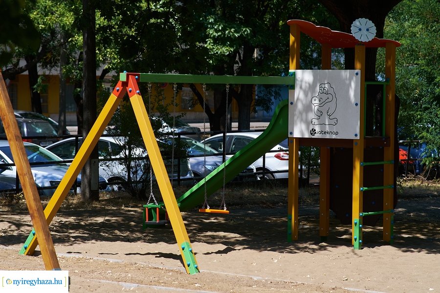 Felújított játszóterek