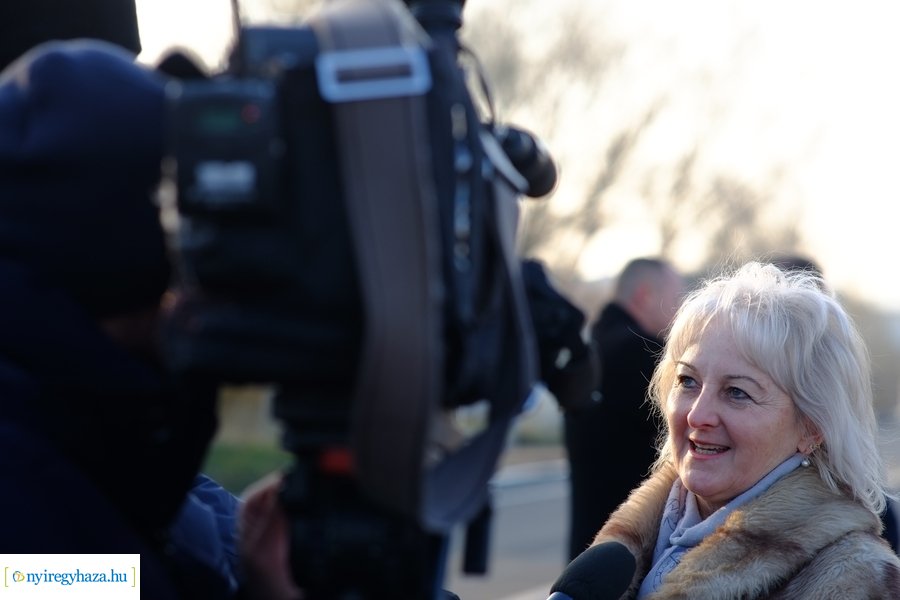 Felújított útszakasz a Rozsrétszőlő bekötő úton