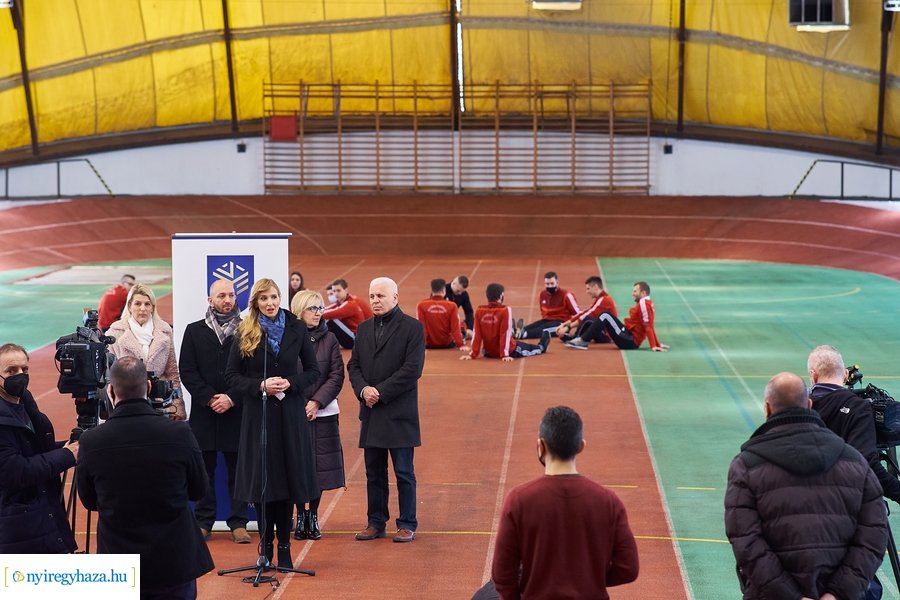 Felújították az atlétikai csarnokot