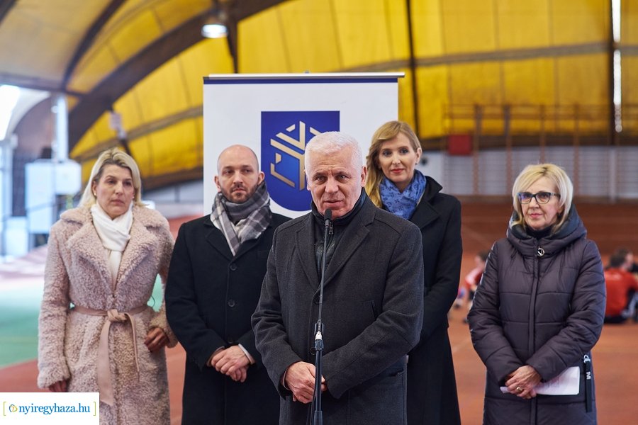 Felújították az atlétikai csarnokot