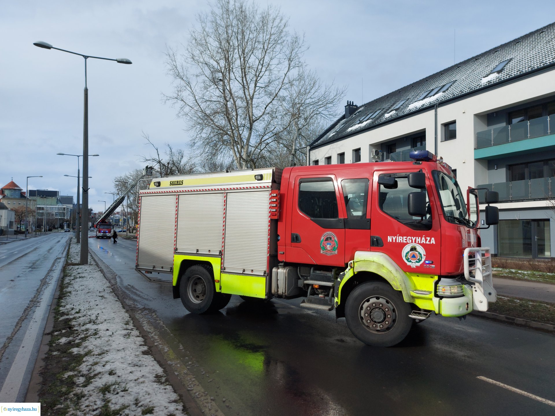 Fennakadásokat okoz a szél