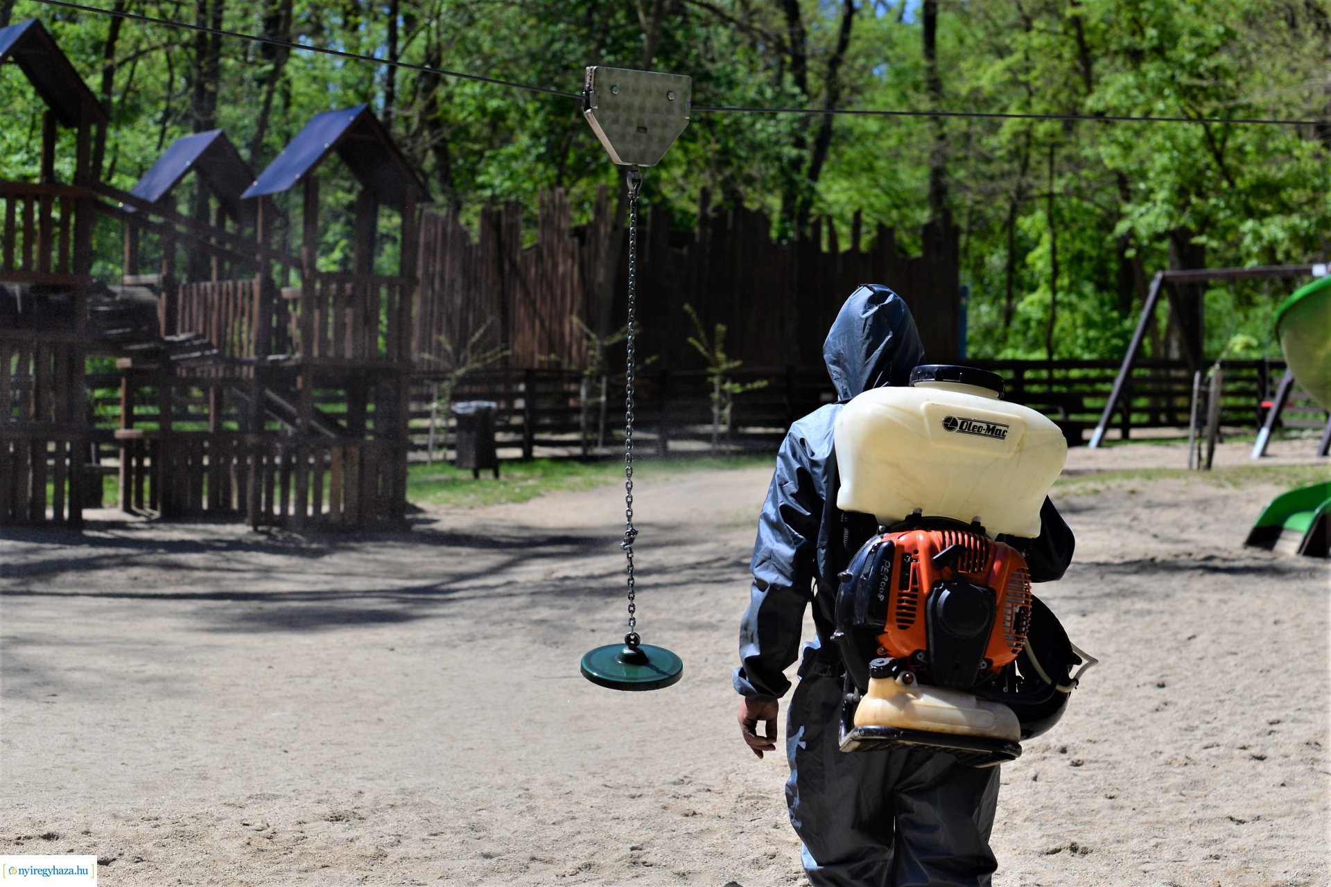 Fertőtlenítés az Erdei Tornapályán