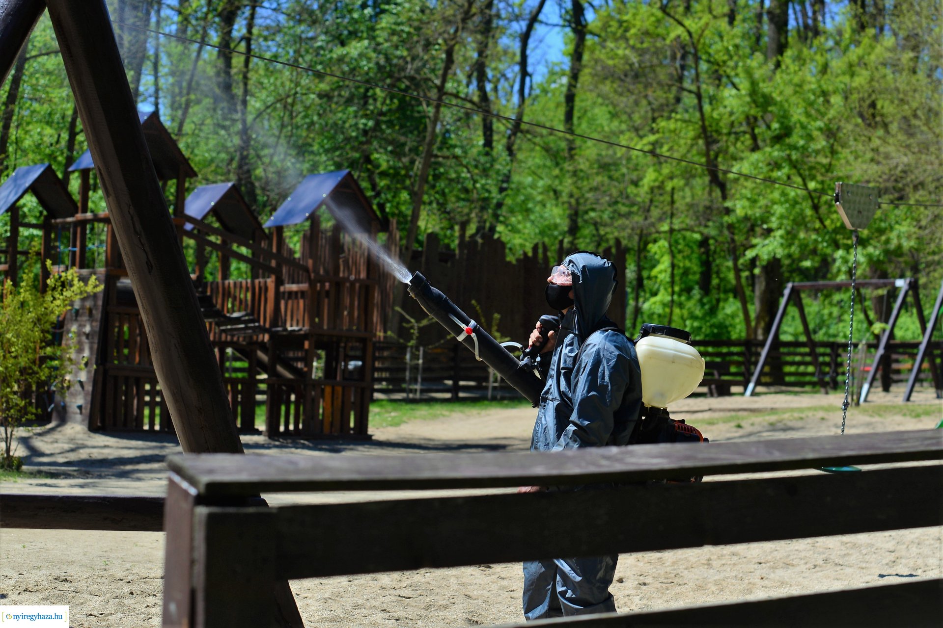 Fertőtlenítés az Erdei Tornapályán