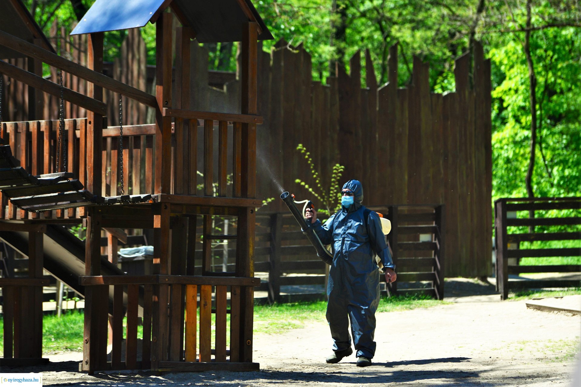 Fertőtlenítés az Erdei Tornapályán