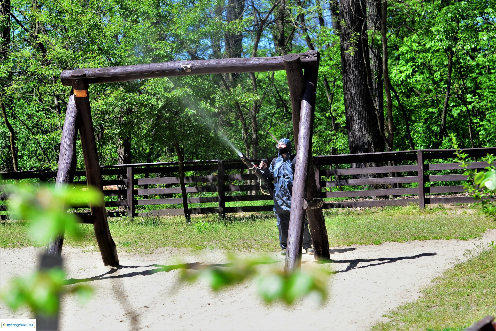 Fertőtlenítés az Erdei Tornapályán