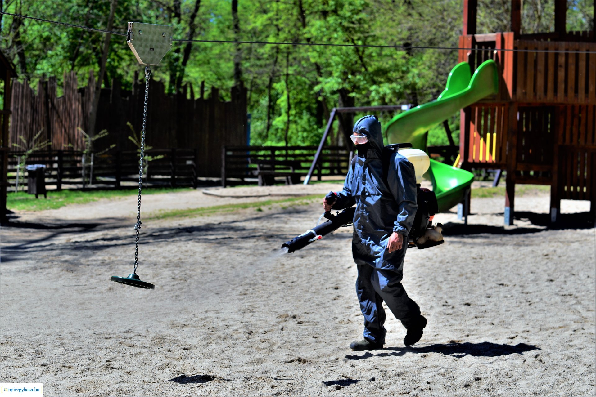 Fertőtlenítés az Erdei Tornapályán