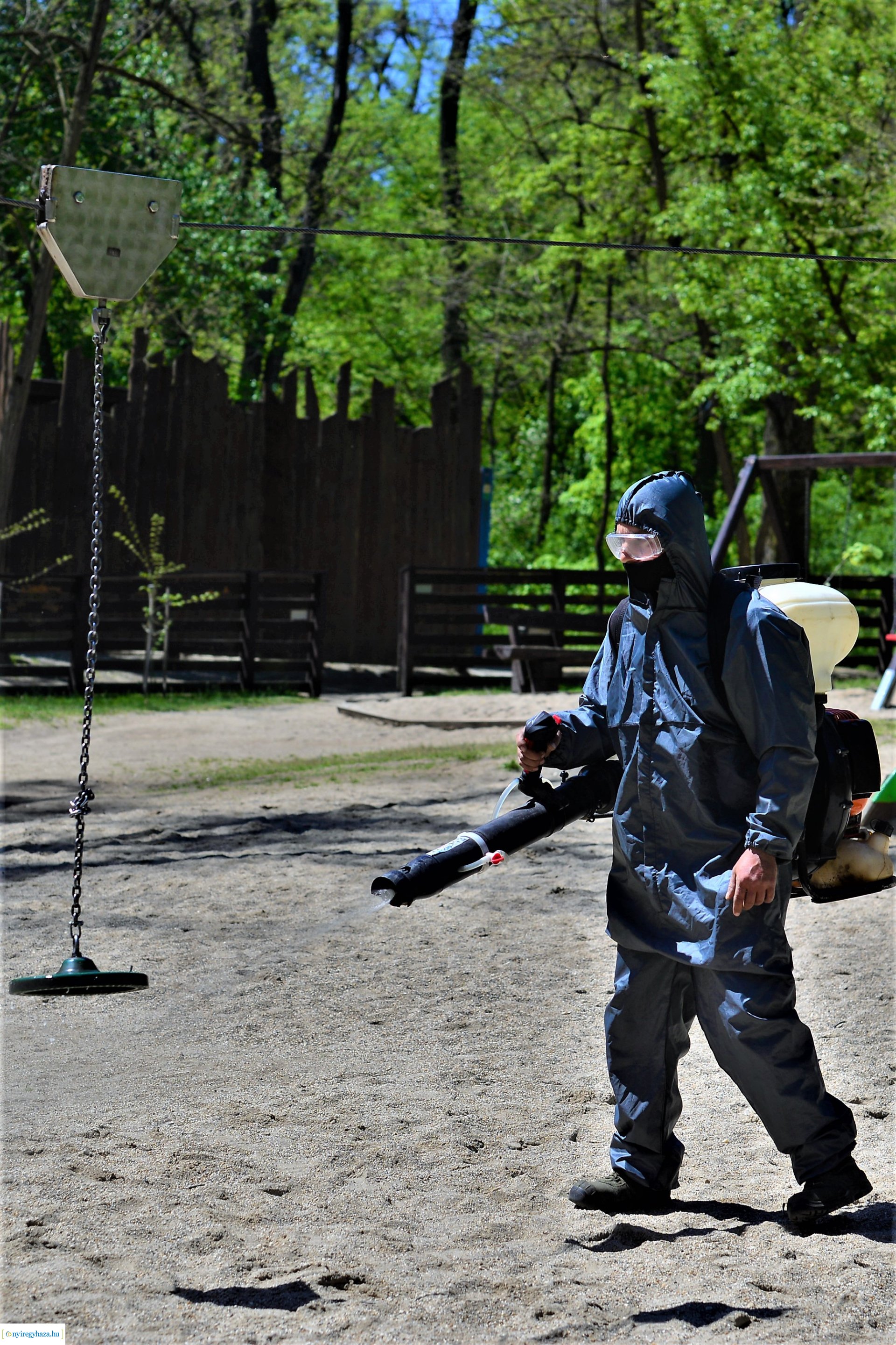 Fertőtlenítés az Erdei Tornapályán