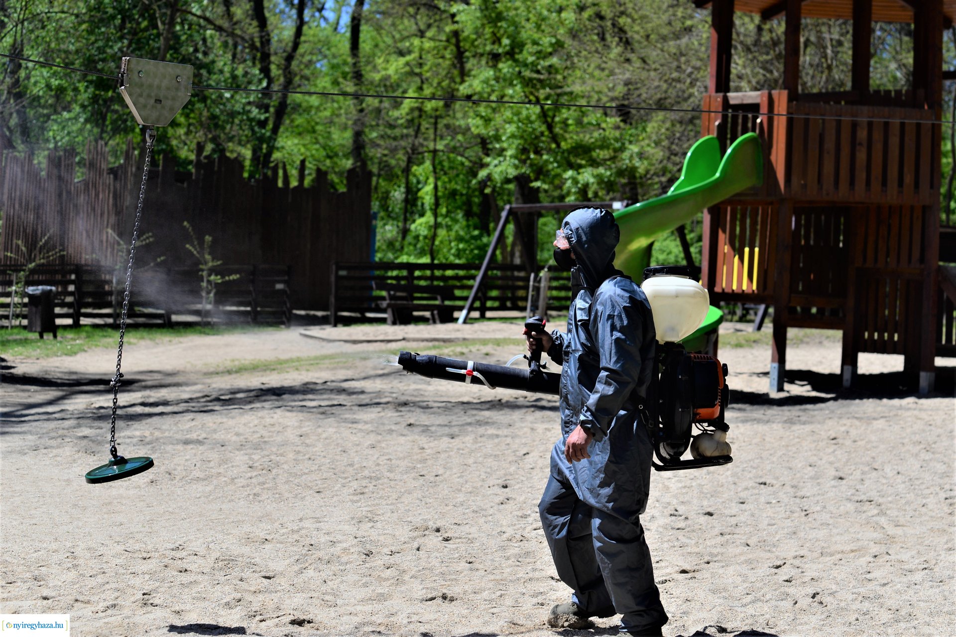 Fertőtlenítés az Erdei Tornapályán