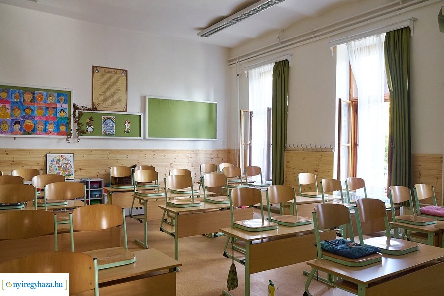 Fertőtlenítés az evangélikus iskolában