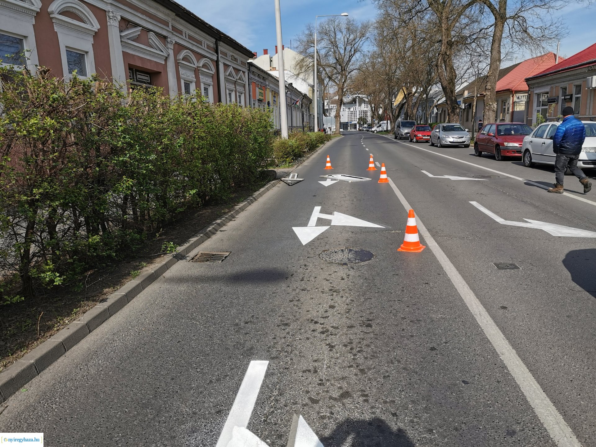 Festették a burkolati jeleket 20200416