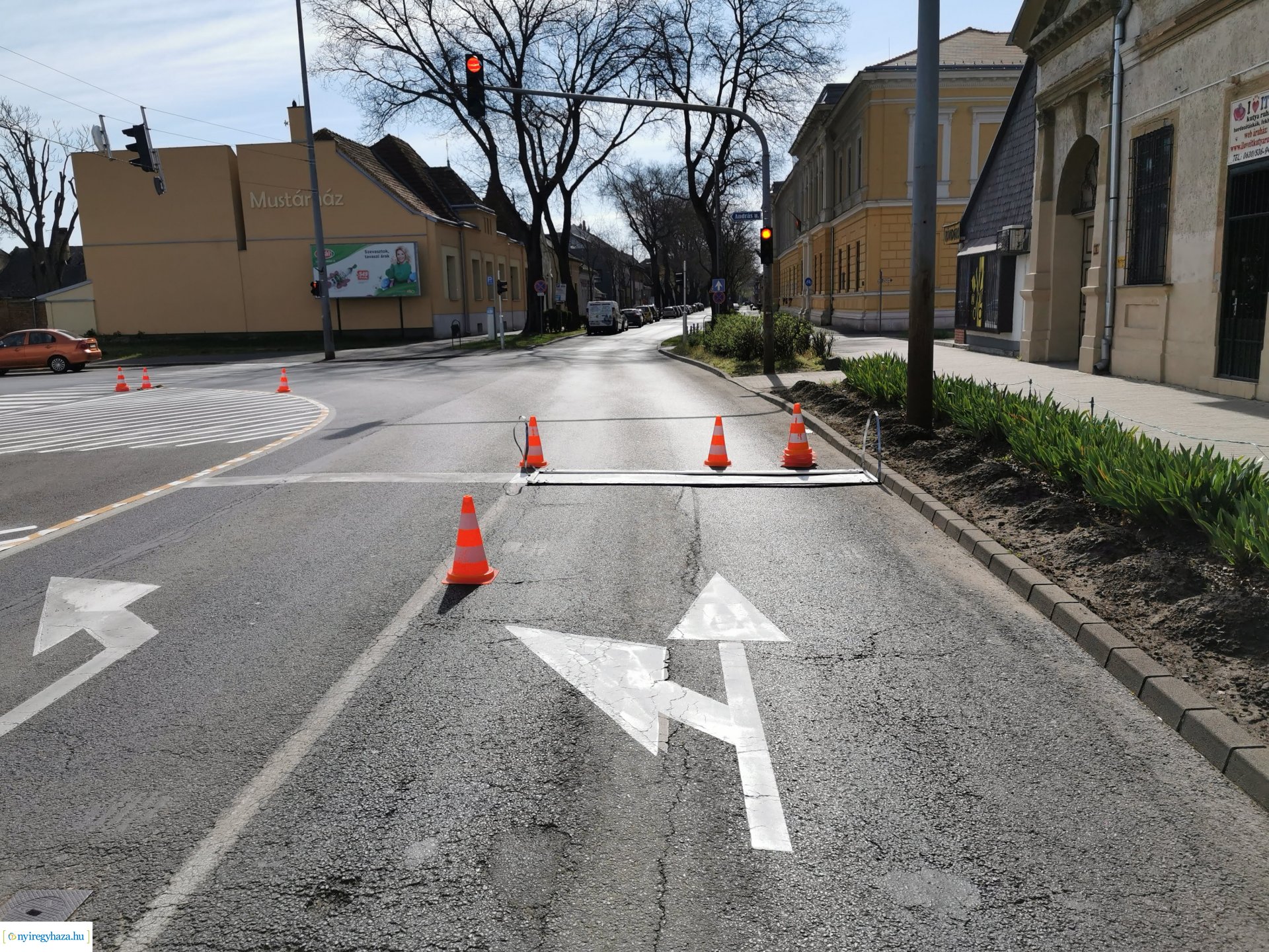 Festették a burkolati jeleket 20200416