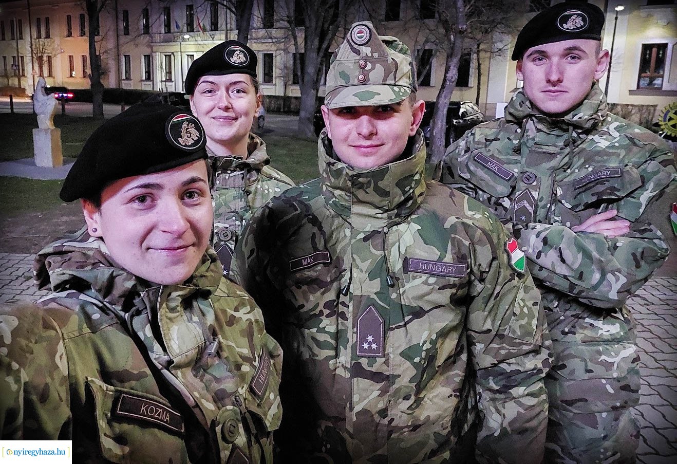 Fiatalok a haza szolgálatában