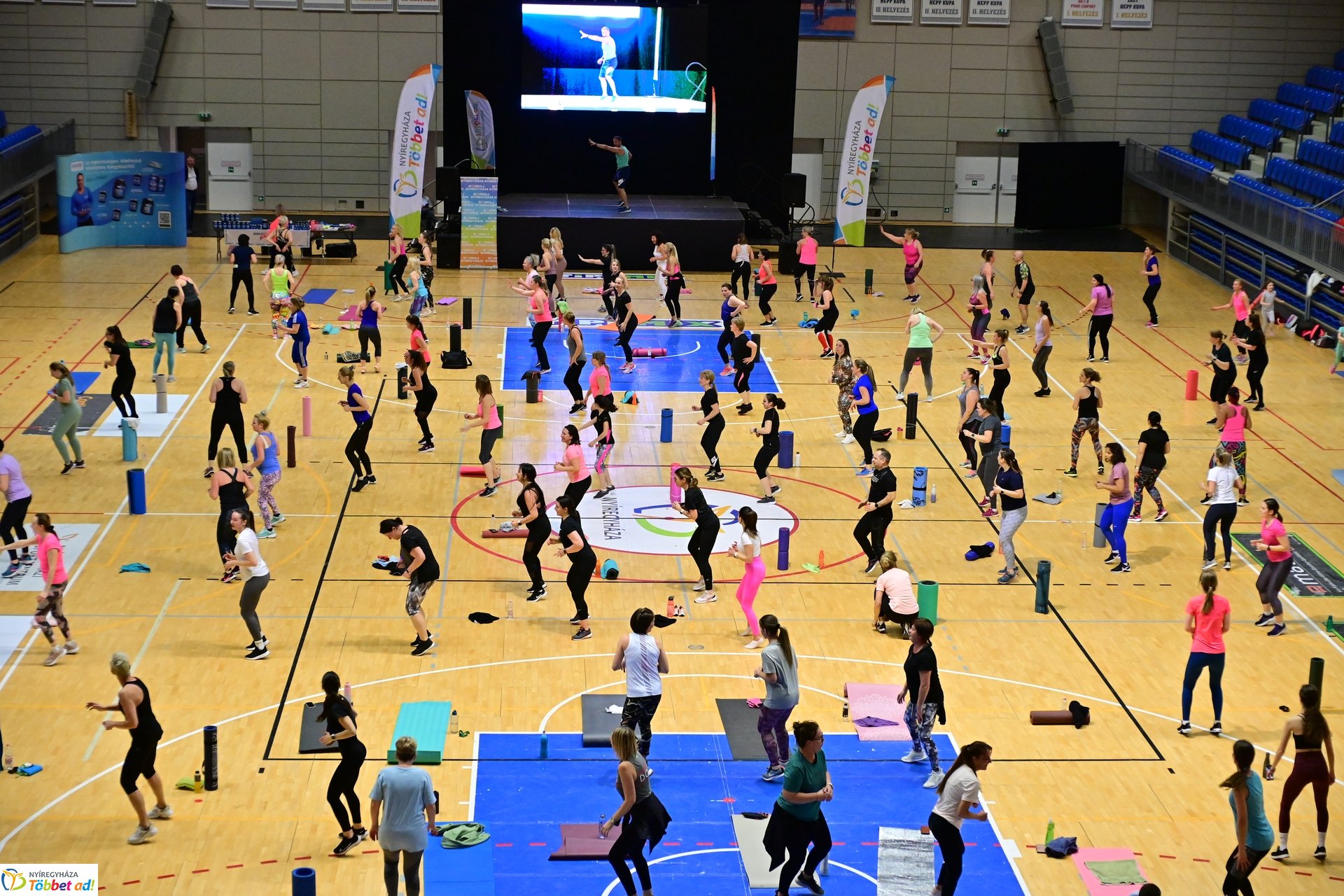 Fitt-Nőnap Katus Attilával az Arénában - 2025